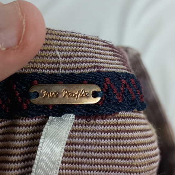 FREE PEOPLE Brown and Cream Boxy Cropped Blouse with 3/4 Sleeves (#1,517) - Picture 3 of 7